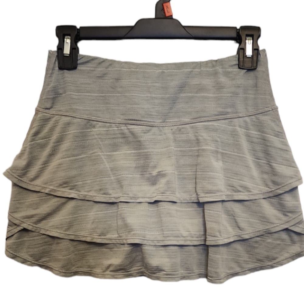 Athleta swagger skort tennis skirt gray ruffles. Size xsmall